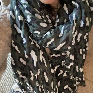 Veronica Beard leopard / camo scarf
